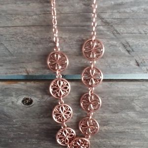 Copper colored metal necklace
